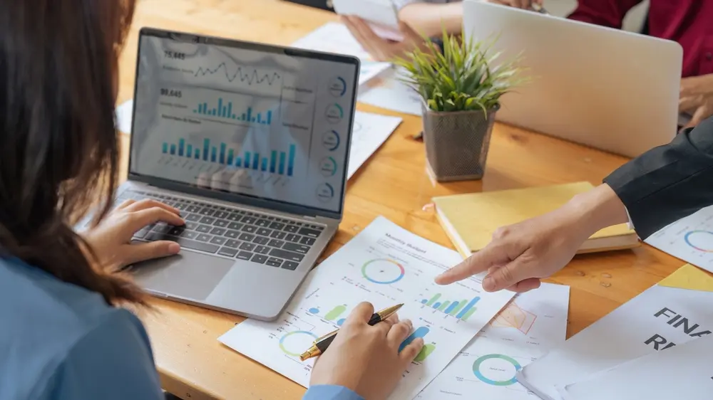 Banking Executive Training: Capital, Conduct, Digital, and Geopolitics